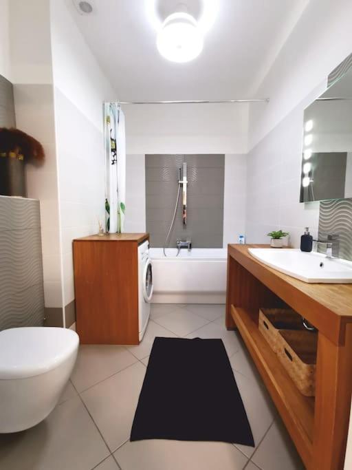 Luxury Apartment Near Astoria With Ac Budapeste Exterior foto