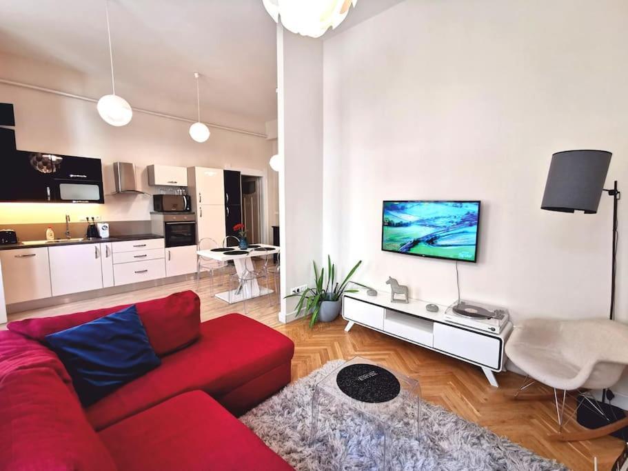 Luxury Apartment Near Astoria With Ac Budapeste Exterior foto