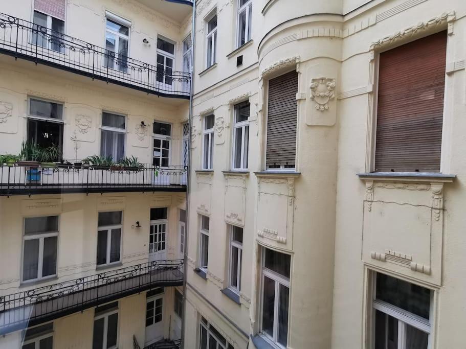 Luxury Apartment Near Astoria With Ac Budapeste Exterior foto